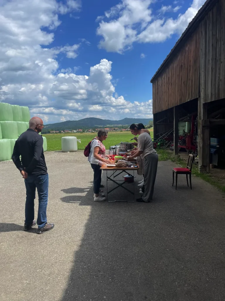 Jura_migrants_marche-gourmande Jura Migrants